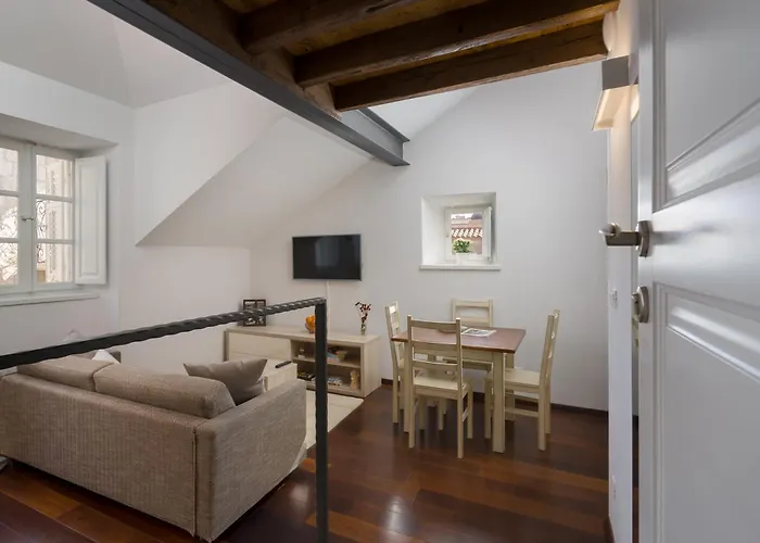 Nije Presa 3 Apartman